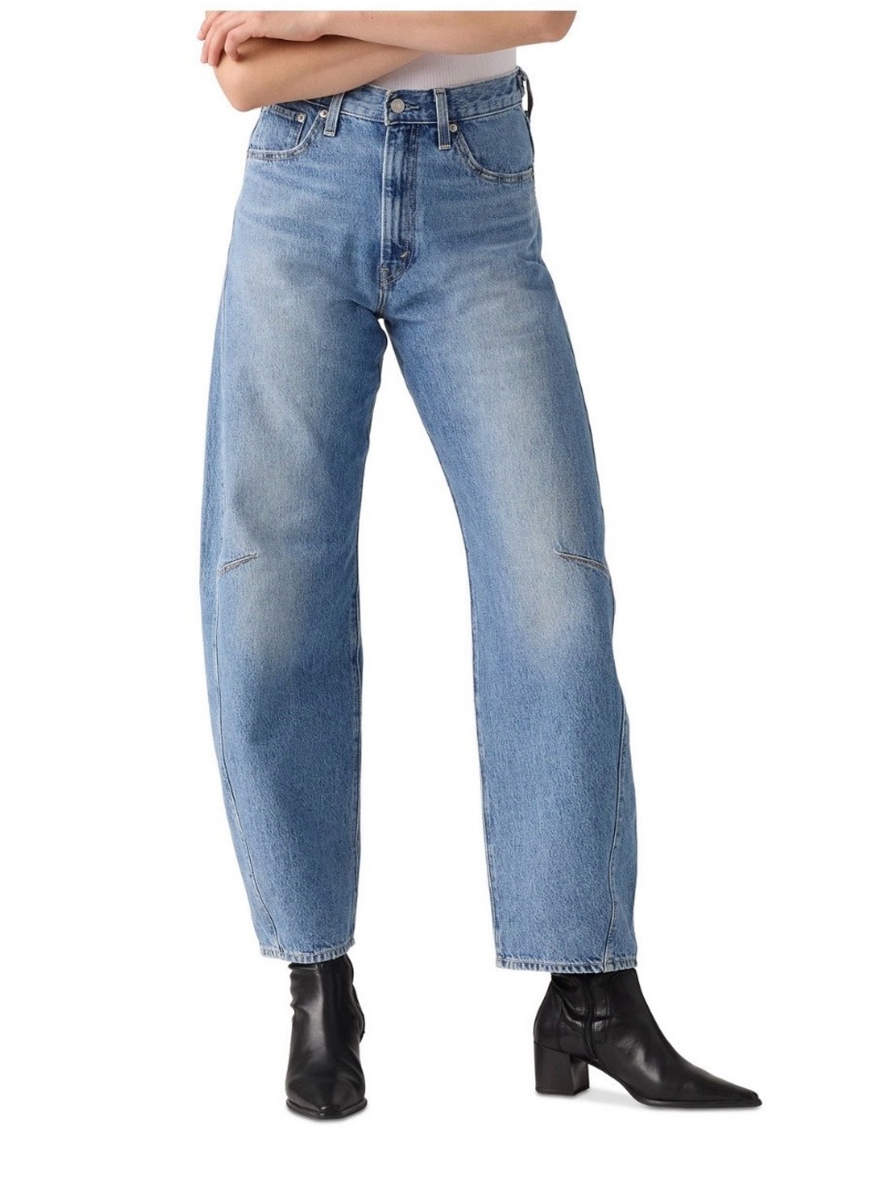 Levi's Women's Relaxed Straight Jeans in Faded Blue